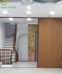 Vách tổ ong ngăn cầu thang
