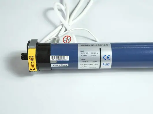 Rèm trần tự động IHOME hệ xếp lớp lô cuốn cáp, thanh ray U treo